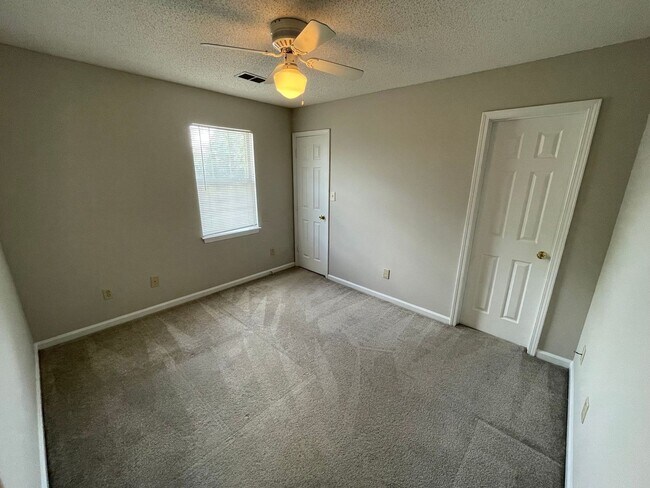 Building Photo - PRE-LEASING FOR AUGUST 7 2026!