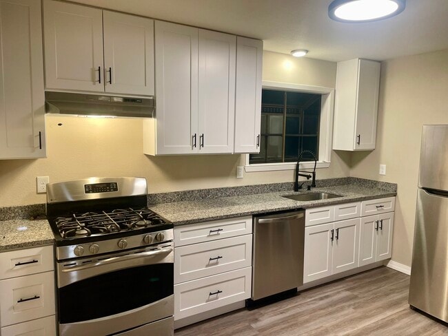 Building Photo - 410 W Lindbergh Blvd