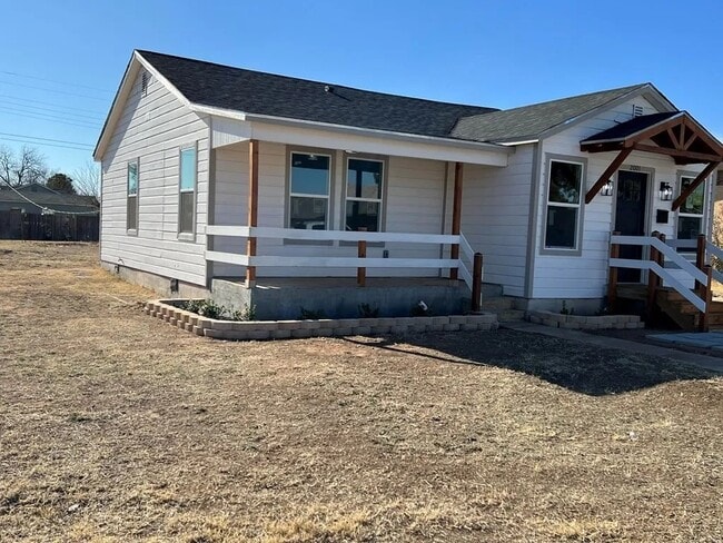 Building Photo - 2001 N Lincoln Ave