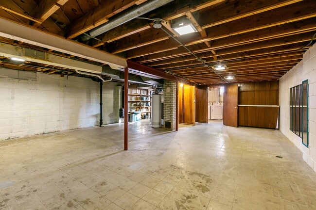 Building Photo - 2203 Conway St