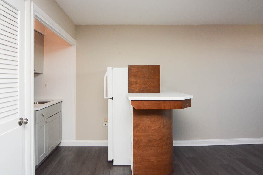 Building Photo - 2012 N Orleans St