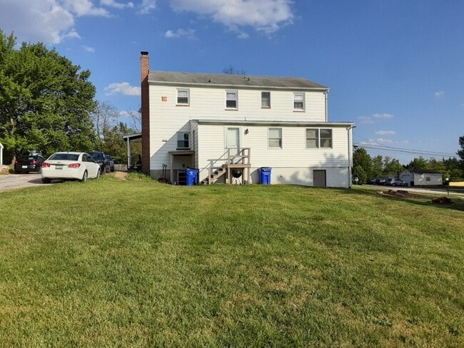 Building Photo - 8314 Sunset Dr