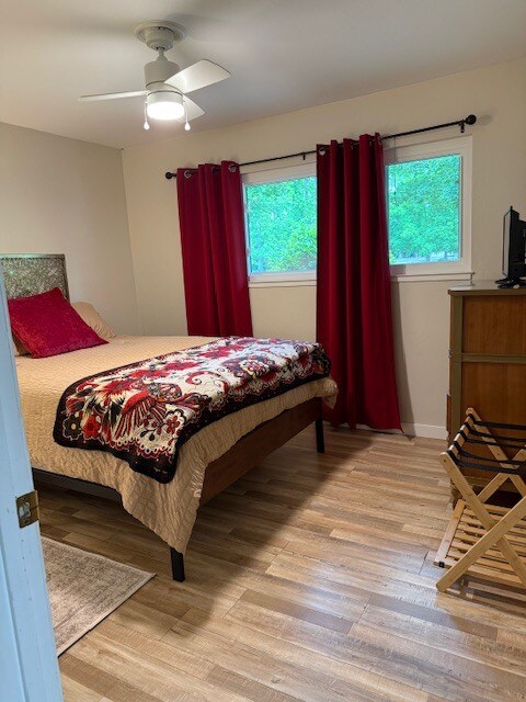 Building Photo - 812 Greenwich Dr