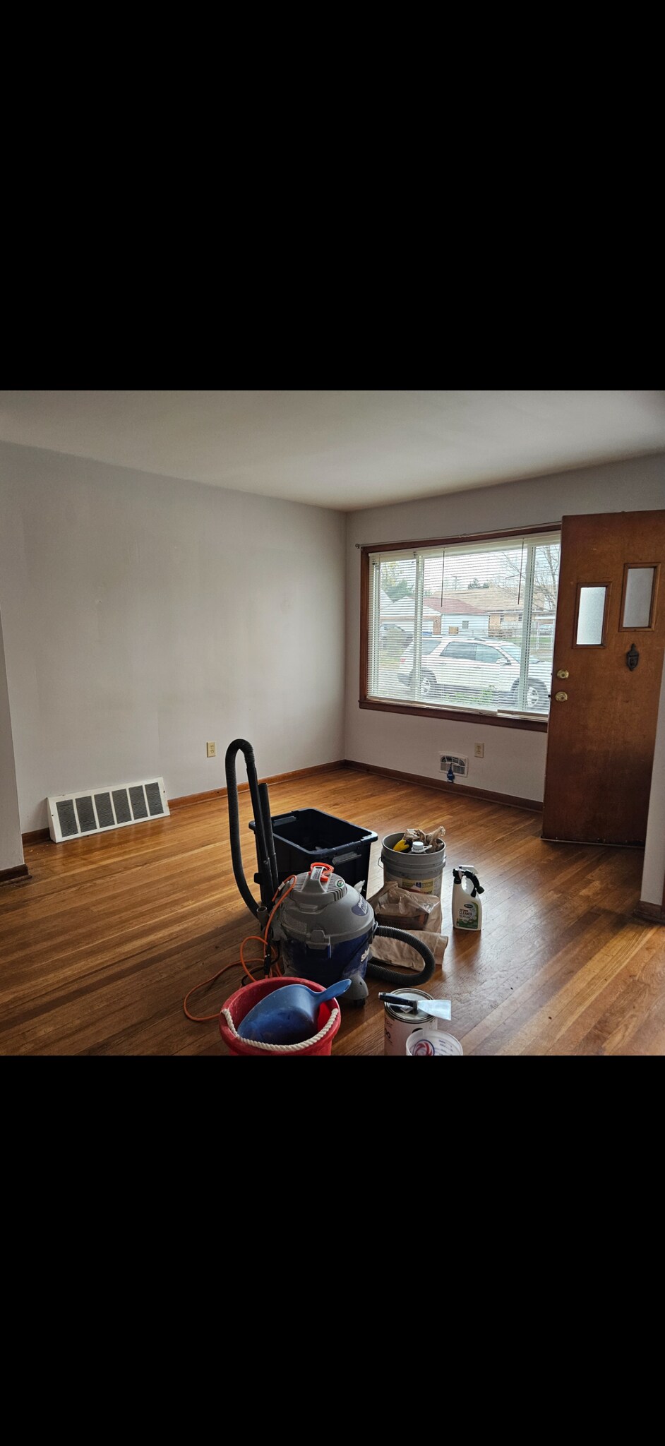 Building Photo - 2788 Thorndale Ave