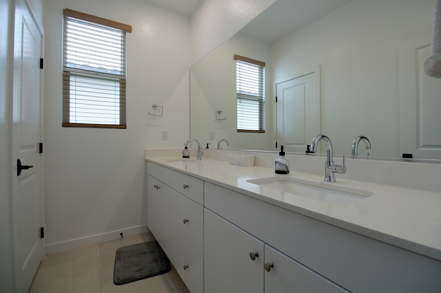 Building Photo - 1732 Rock Ridge Pl