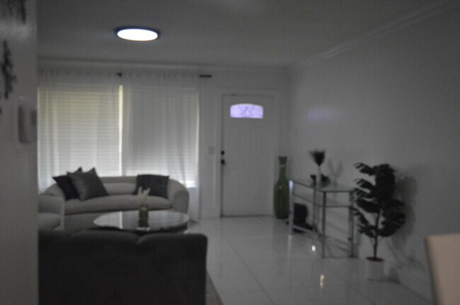 Building Photo - 896 SW 64th Terrace