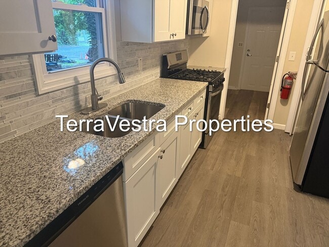 Building Photo - Single Family in Williamstown. Eligible fo...