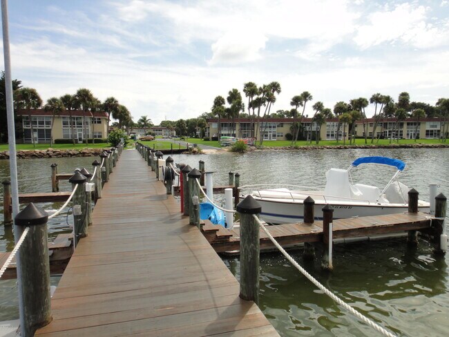 Building Photo - 230 Cape Shores Cir