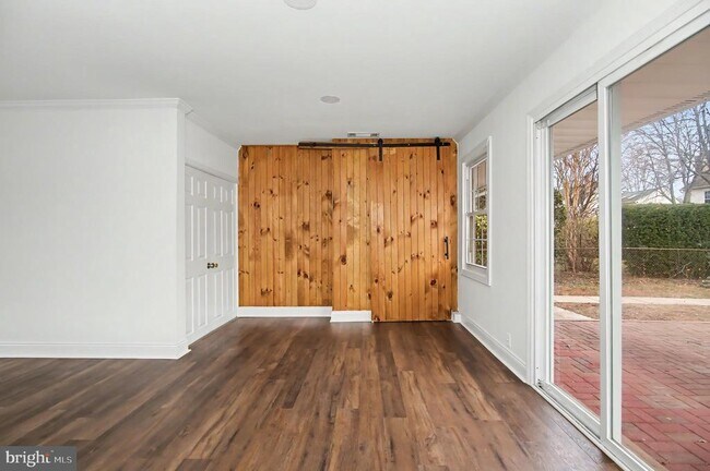 Building Photo - 312 E Gordon St