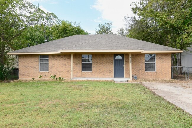 Building Photo - 4008 Templeton St