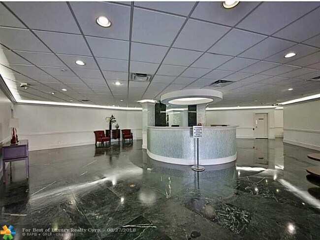 Building Photo - 3700 Galt Ocean Dr