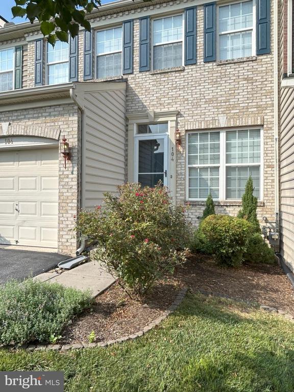 Building Photo - 104 Penns Manor Dr