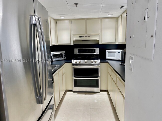 Building Photo - 2401 Collins Ave