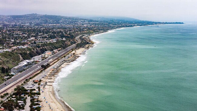 Building Photo - Dana Point Dream: Renovated 3-Bedroom with...