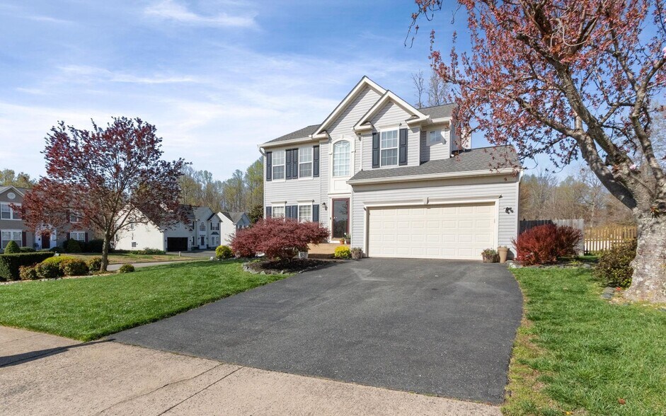 Building Photo - 6 Beau Ridge Dr