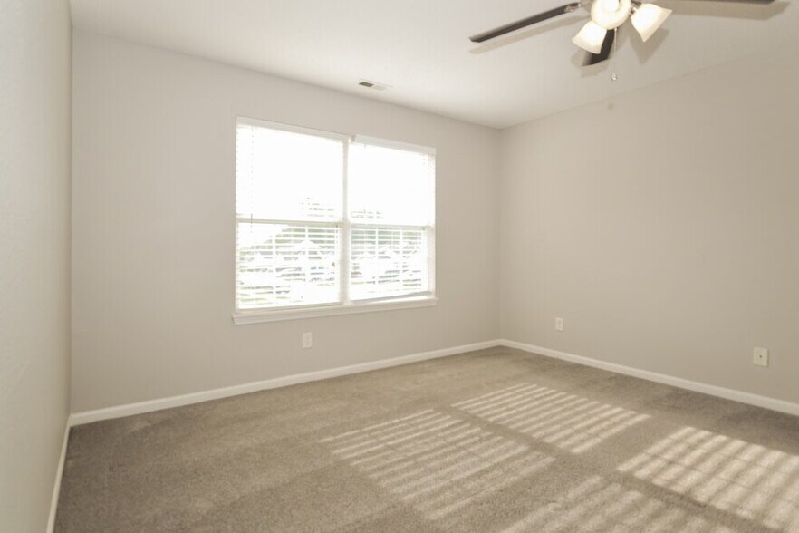Building Photo - 6336 Long River Ln