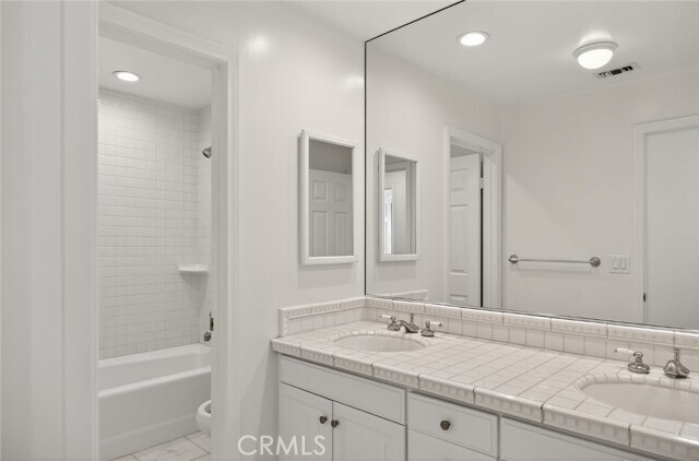 Building Photo - 978 Sandcastle Dr