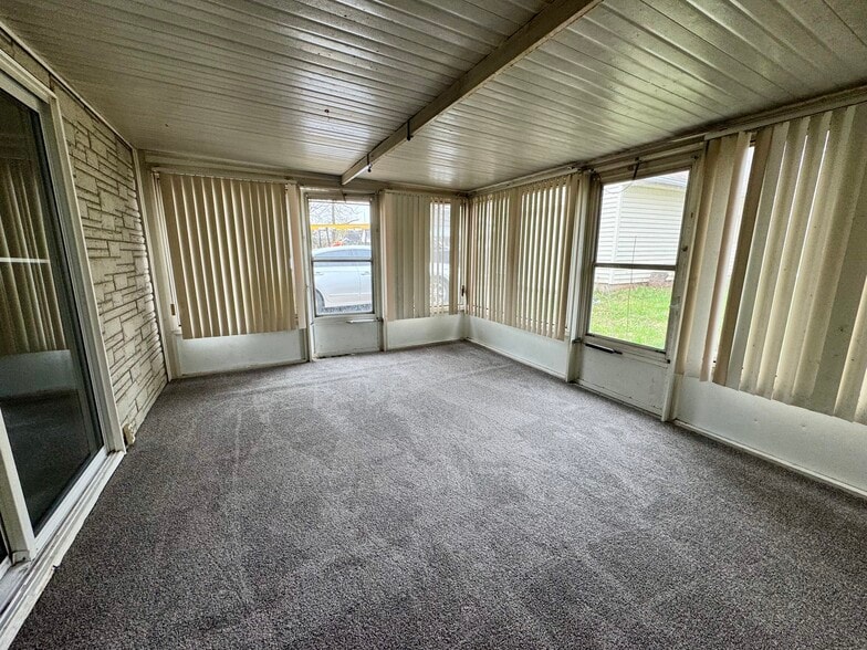 Building Photo - 601 Lincoln Ave NW