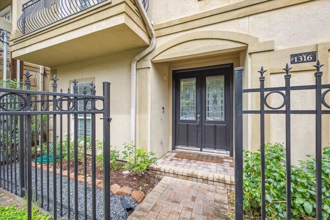 Building Photo - 1316 Birdsall St