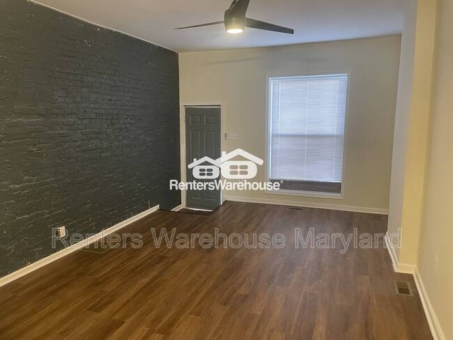 Building Photo - 2557 W Baltimore St