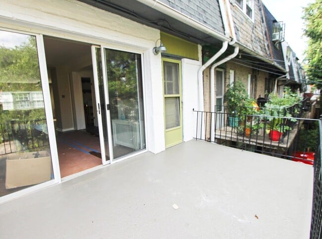 Building Photo - 346 Meehan Ave