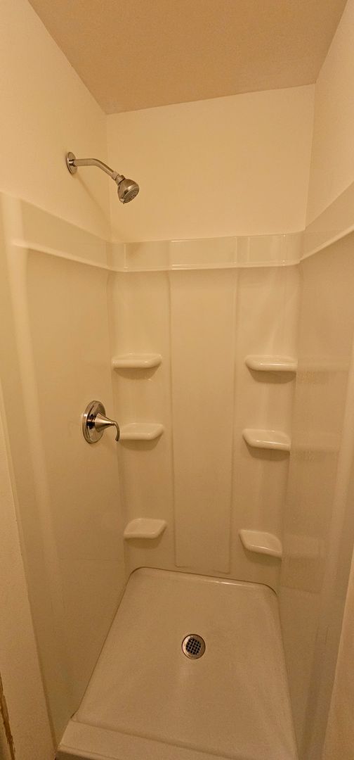 Building Photo - Riverfront Community with Resort Ammenities. 2/2 second Floor.