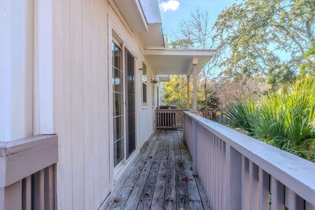 Building Photo - 7 Periwinkle Ln