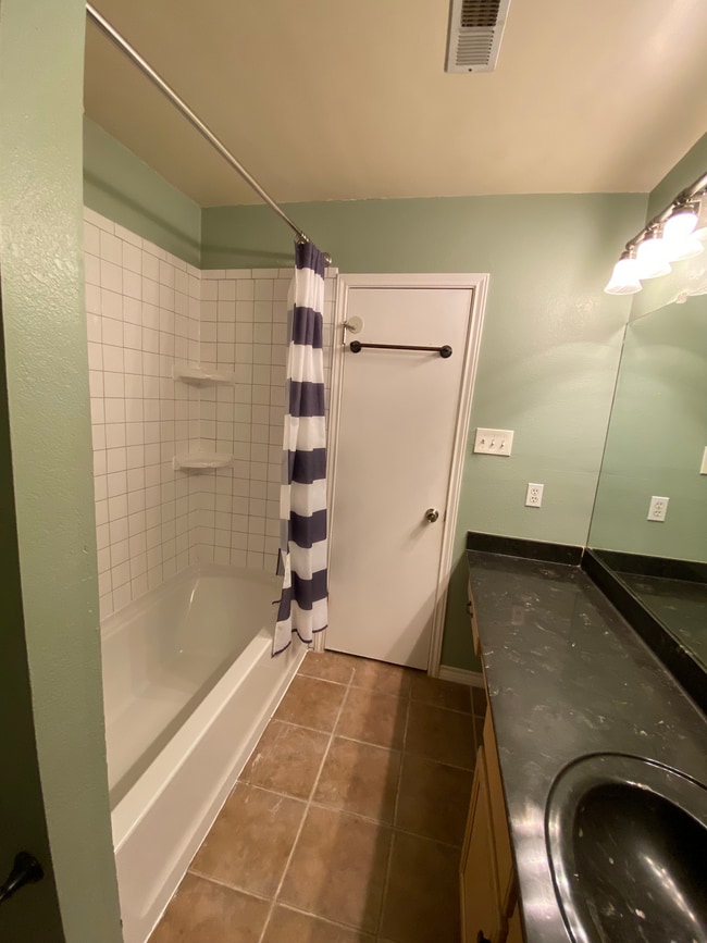 Building Photo - 11611 Fruitwood Pl