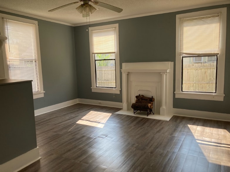 Building Photo - 307 Montgomery St