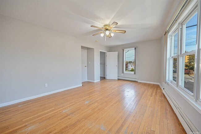 Building Photo - 72 5th Ave