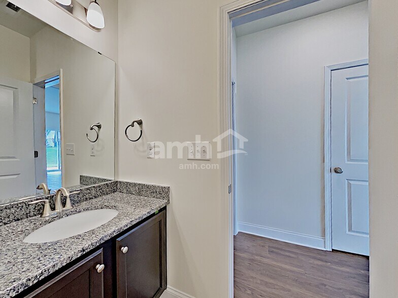 Building Photo - 175 Havenbrook Dr