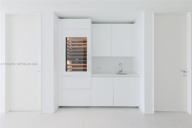 Building Photo - 1000 Biscayne Blvd