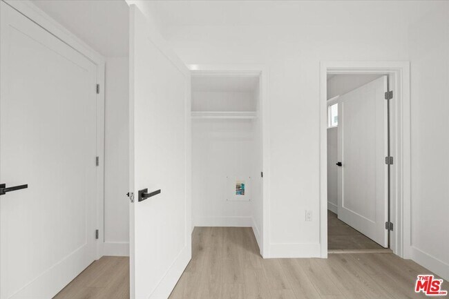 Building Photo - 4922 S Centinela Ave