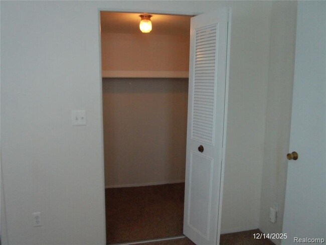 Building Photo - 22843 Grove St