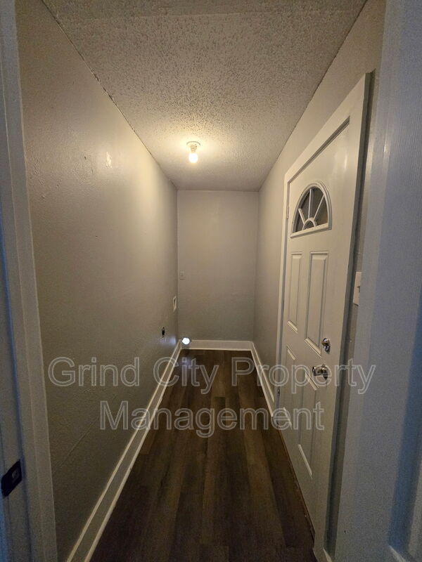 Building Photo - 1333 Fairfax St