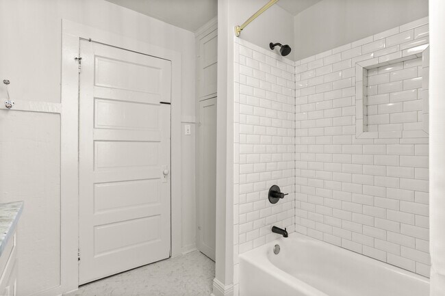 bathroom 1 - 270 Audubon St
