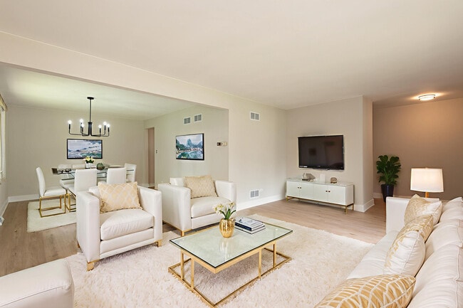 Building Photo - 13040 W Tanglewood Cir