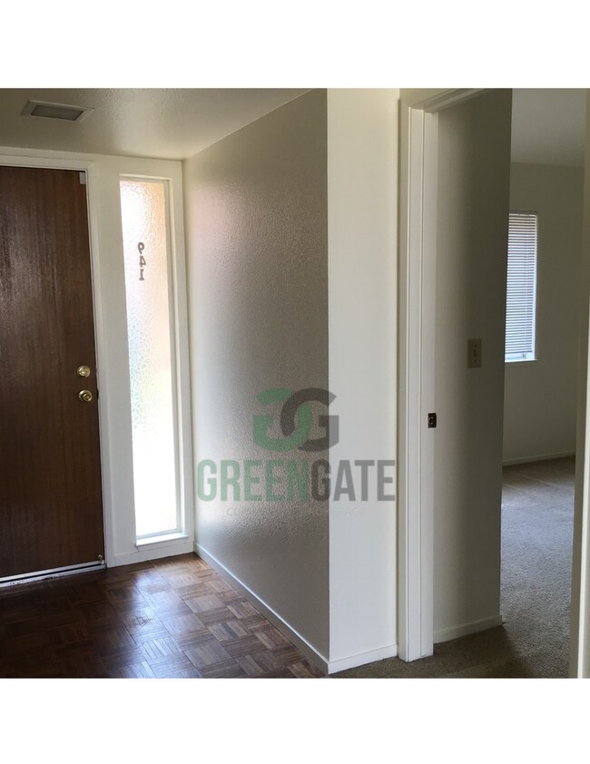 Building Photo - 941 Claremont Ct