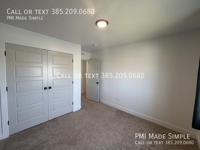 Building Photo - 3621 Sparrow Ln