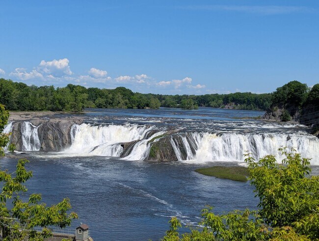 Building Photo - 9 Cataract St