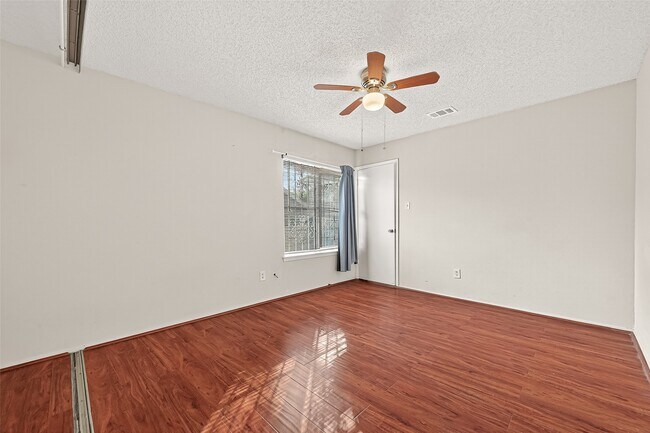 Building Photo - 13040 Greenway Chase Ct