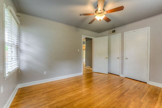 Building Photo - "Charming 4-Bedroom Sanctuary on Boyce Roa...