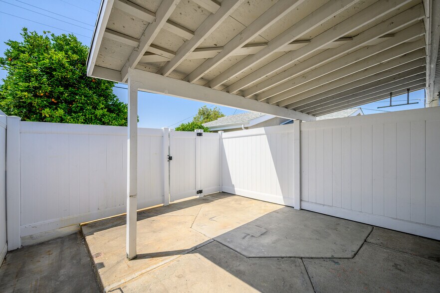 Building Photo - 13840 Community St
