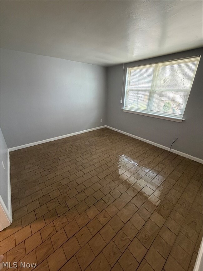 Building Photo - 310 Vine Ave