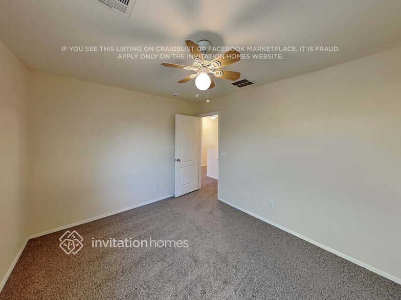 Building Photo - 10018 N 115th Dr