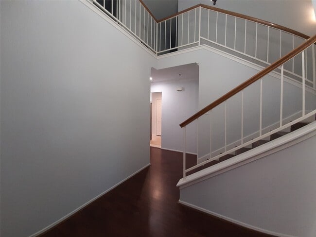 Building Photo - 8 Fawnchase Ct