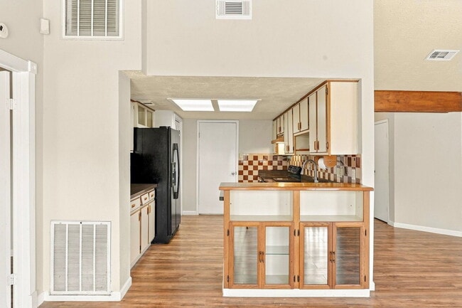Building Photo - 7623 Kite Hill Dr