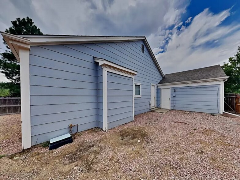 Building Photo - 19392 E Brown Dr