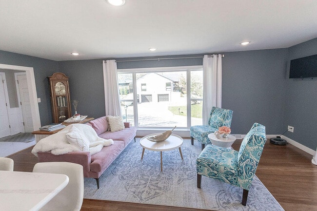 Building Photo - 2500 Bluff Blvd