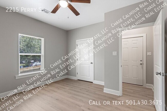 Building Photo - 2215 Perry St